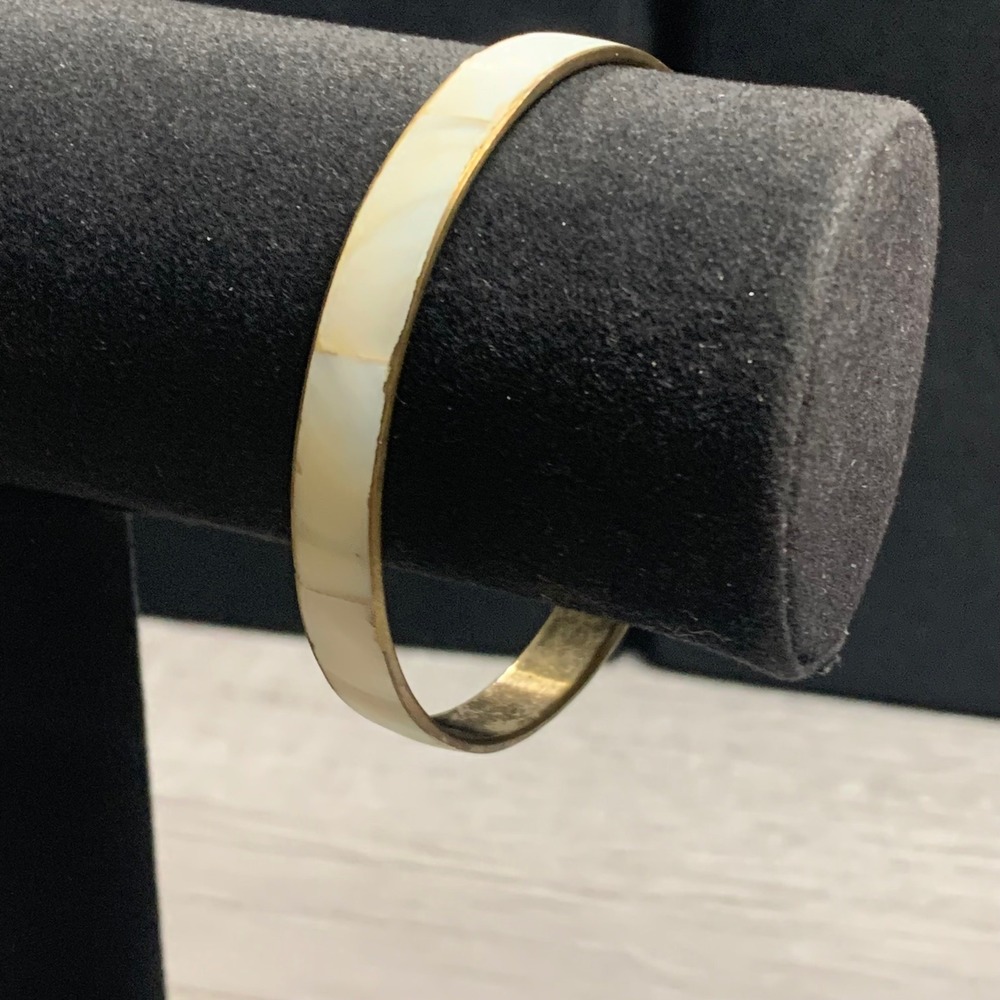 Vintage Gold Tone Mother of Pearl Inlay Bangle Bracelet Cream Shell 8 Inch